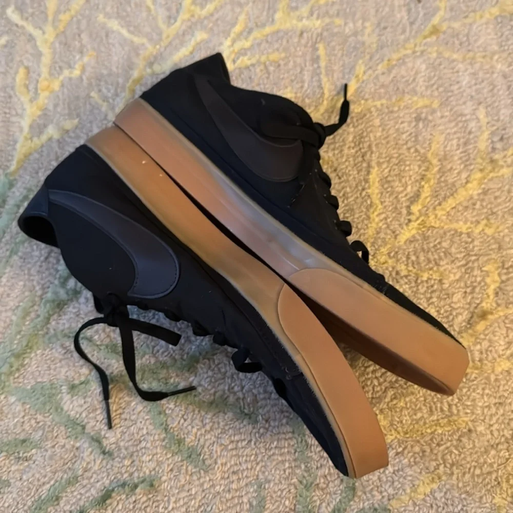 Nike lightweight canvas rubber sole sneakers 13